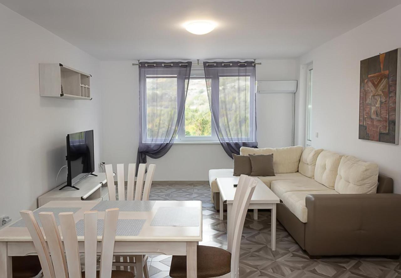 Apartment Lilia Kavarna ภายนอก รูปภาพ